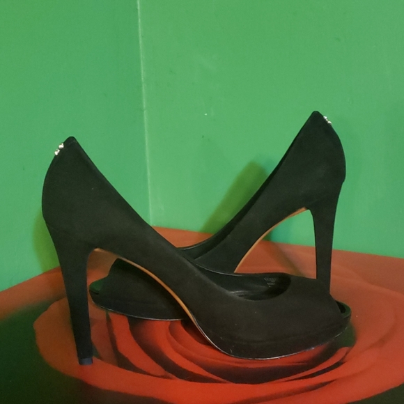 Coach Heels - Picture 4 of 7